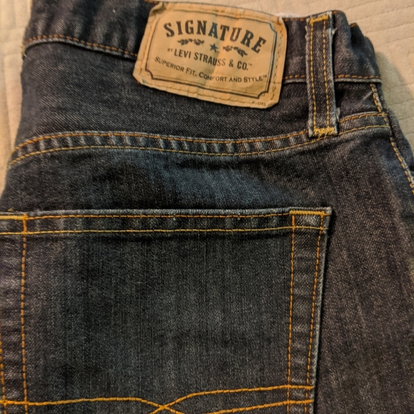 NWOT Levi's Signature Straight Leg Jeans - Picture 3 of 6